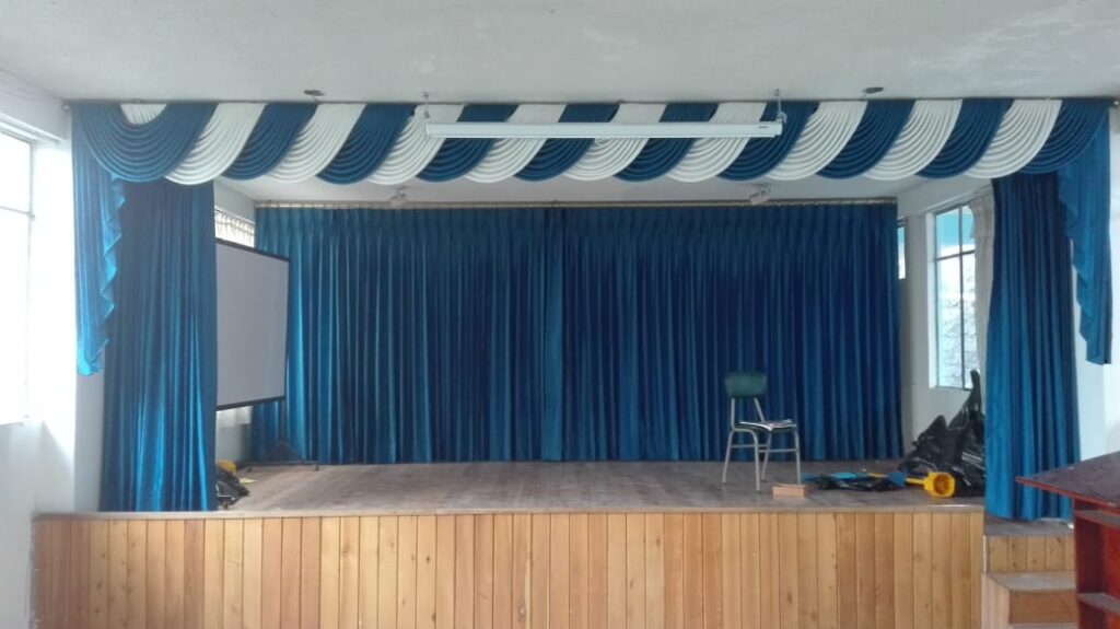 salones de actos, y teatros